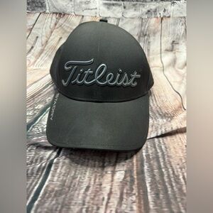 Titleist Golf Hat StaDry Adjustable Back Strap Black/Gray (READ)